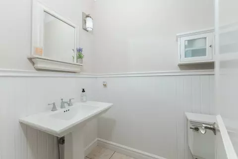 Bath - 1 Tangle Oaks Ct, Bloomington, IL 61705 photo 5 of 8