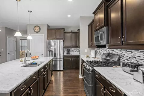 Kitchen - 3314 Stratton St, Elgin, IL 60124 photo 2 of 3
