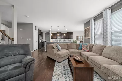 Living - 3314 Stratton St, Elgin, IL 60124 photo 4 of 6