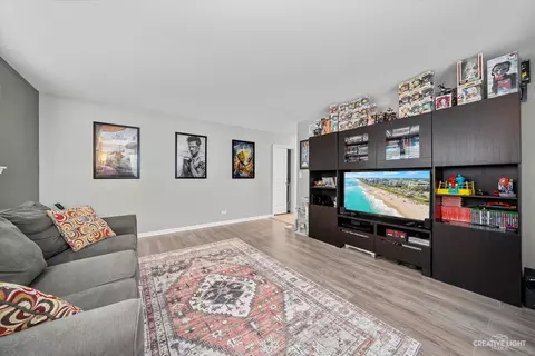 Living - 3314 Stratton St, Elgin, IL 60124 photo 6 of 6