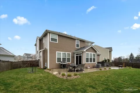 Exterior - 3314 Stratton St, Elgin, IL 60124 photo 4 of 6