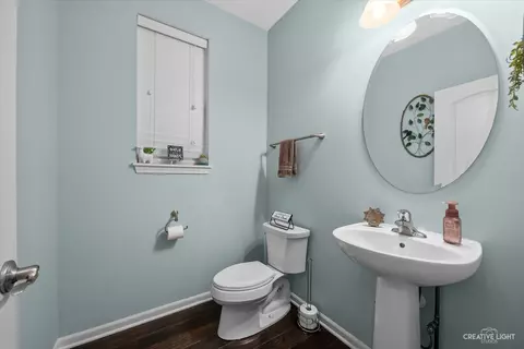 Bath - 3314 Stratton St, Elgin, IL 60124 photo 1 of 5