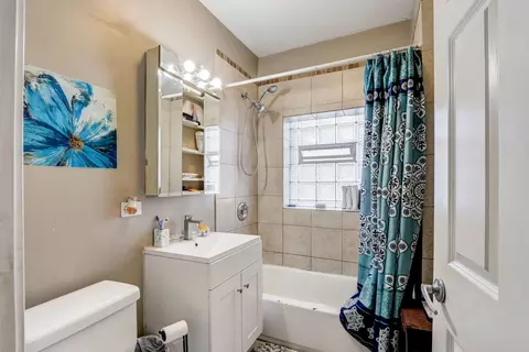 Bath - 220 E 68th St, Chicago, IL 60619 photo 1 of 2