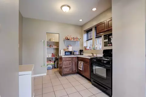 Kitchen - 220 E 68th St, Chicago, IL 60619 photo 3 of 4