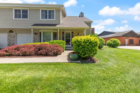1958 Lancaster Ct #4, Naperville, IL 60565