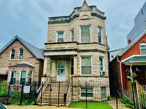 861 N Francisco Ave, Chicago, IL 60622