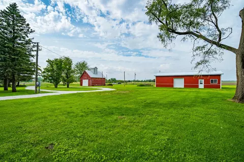 Exterior - 3396 E 22nd Rd, Ottawa, IL 61350 photo 8 of 9
