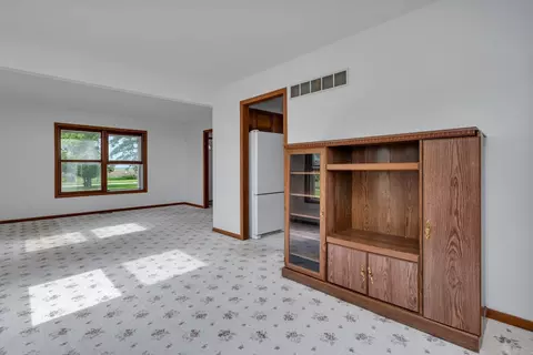 Living - 3396 E 22nd Rd, Ottawa, IL 61350 photo 2 of 5