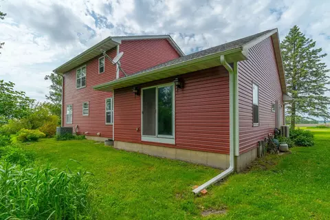Exterior - 3396 E 22nd Rd, Ottawa, IL 61350 photo 4 of 9