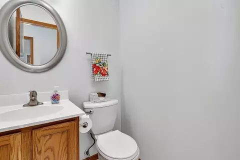 Bath - 3396 E 22nd Rd, Ottawa, IL 61350 photo 1 of 3