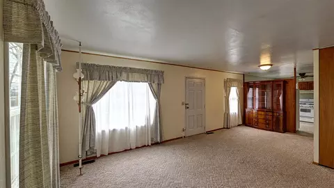 Living - 477 Martin St, Dixon, IL 61021 photo 1 of 1