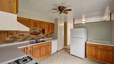 Kitchen - 477 Martin St, Dixon, IL 61021 photo 1 of 2