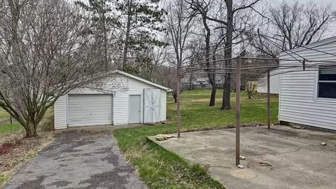 Exterior - 477 Martin St, Dixon, IL 61021 photo 4 of 8