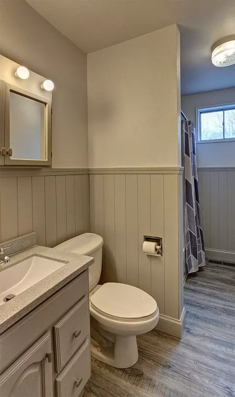 Bath - 477 Martin St, Dixon, IL 61021 photo 1 of 1