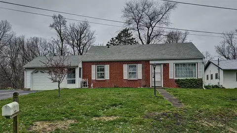 477 Martin St, Dixon, IL 61021