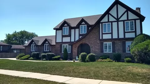 1204 N Anvil Ct, Addison, IL 60101