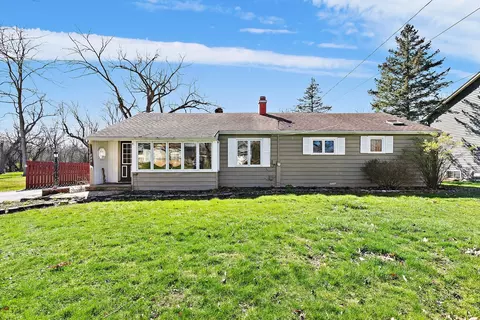 954 Highland Ave, Glen Ellyn, IL 60137