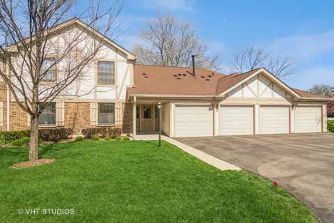 547 Greystone Ln #C1, Wheeling, IL 60090