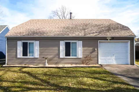 19 Denham Dr, Montgomery, IL 60538