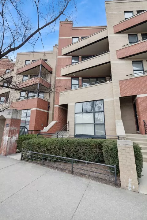1510 W Grand Ave #1W, Chicago, IL 60642