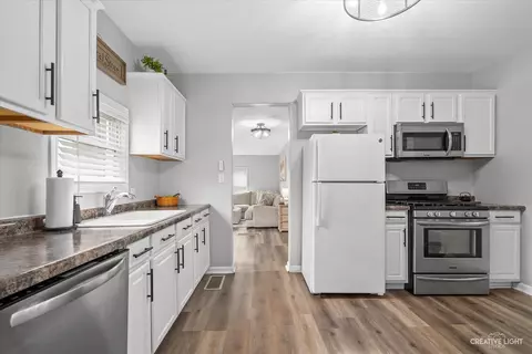 Kitchen - 115 Summer St, Maple Park, IL 60151 photo 3 of 5