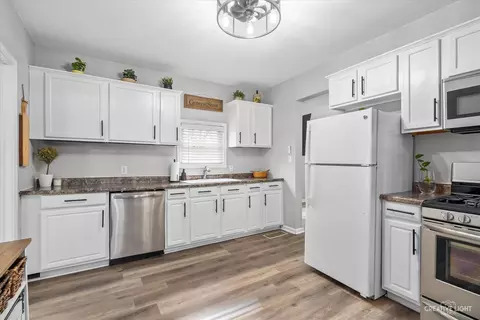 Kitchen - 115 Summer St, Maple Park, IL 60151 photo 5 of 5