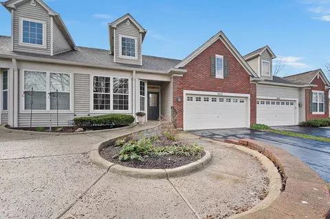 1615 Captiva Dr, Aurora, IL 60504