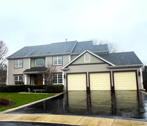 561 Salceda Ln, Mundelein, IL 60060