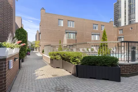 1720 N La Salle St #25, Chicago, IL 60614