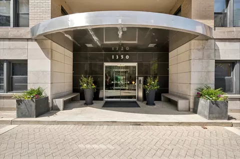 1350 N Astor St #5D, Chicago, IL 60610