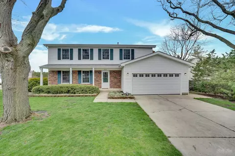201 N Huntington Dr, Mchenry, IL 60050