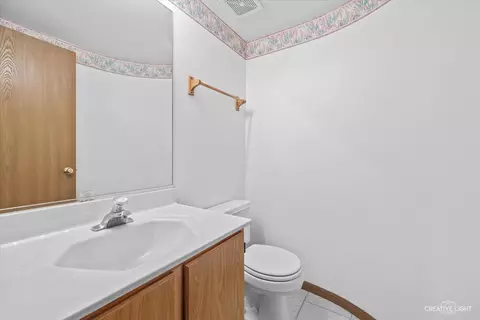 Bath - 1216 Hackberry Ct, Elgin, IL 60120 photo 2 of 4