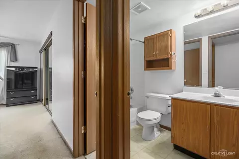 Bath - 1216 Hackberry Ct, Elgin, IL 60120 photo 4 of 4