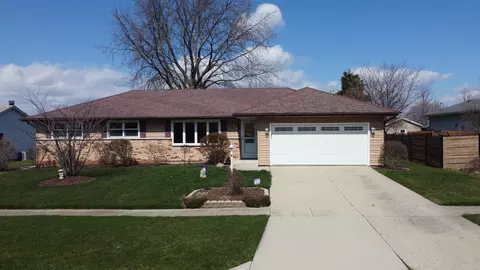 11612 Ronald St, Huntley, IL 60142