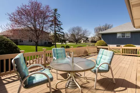 Exterior - 10501 Dickens Dr, Mokena, IL 60448 photo 6 of 9