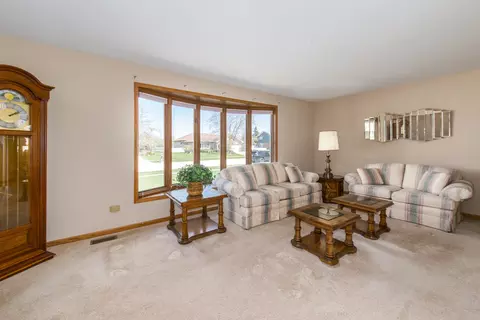 Living - 10501 Dickens Dr, Mokena, IL 60448 photo 1 of 3