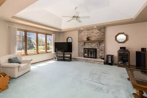 Living - 10501 Dickens Dr, Mokena, IL 60448 photo 2 of 3