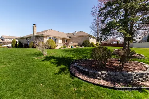 Exterior - 10501 Dickens Dr, Mokena, IL 60448 photo 9 of 9