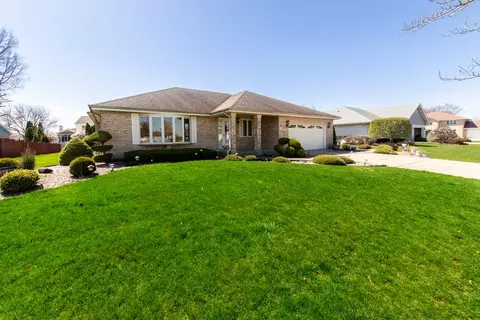 Exterior - 10501 Dickens Dr, Mokena, IL 60448 photo 3 of 9