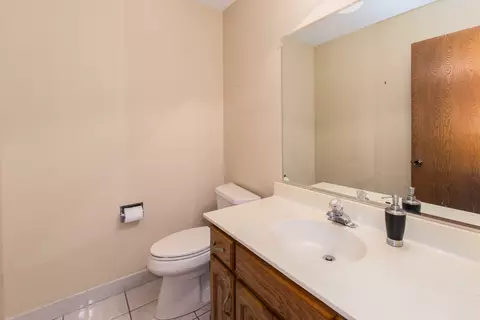 Bath - 10501 Dickens Dr, Mokena, IL 60448 photo 1 of 4