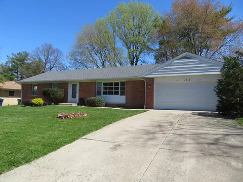 2210 Pond St, Urbana, IL 61801
