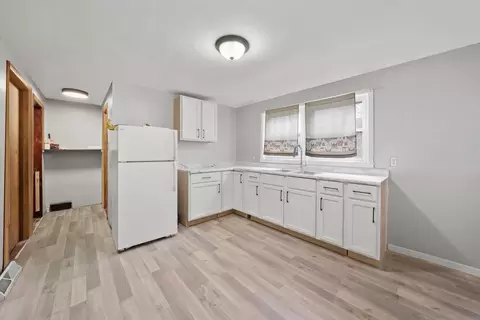 7413 W 61st Pl, Summit, IL 60501 photo 4