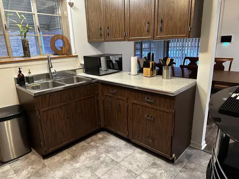 14237 Dobson Ave, Dolton, IL 60419 photo 9