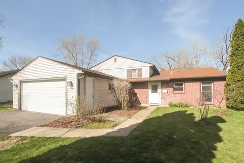 6836 West Ave, Hanover Park, IL 60133