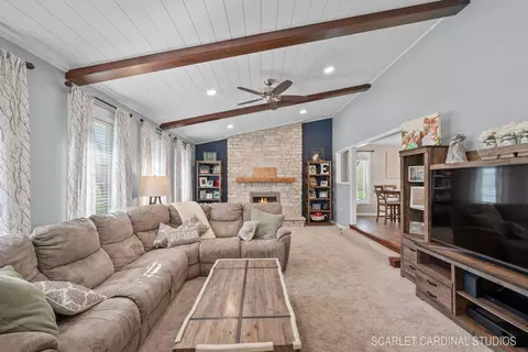 Living - 38 W400 Arrowmaker Pass, Elgin, IL 60124 photo 1 of 4
