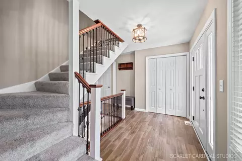 Entry Way - 38 W400 Arrowmaker Pass, Elgin, IL 60124 photo 2 of 3