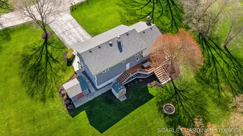 Exterior - 38 W400 Arrowmaker Pass, Elgin, IL 60124 photo 10 of 17