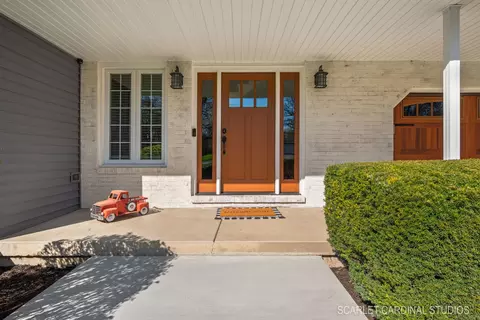 Entry Way - 38 W400 Arrowmaker Pass, Elgin, IL 60124 photo 1 of 3
