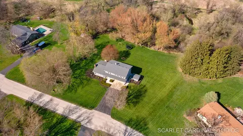 View/Area - 38 W400 Arrowmaker Pass, Elgin, IL 60124 photo 2 of 4
