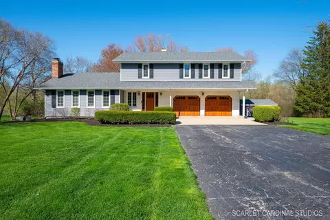 Exterior - 38 W400 Arrowmaker Pass, Elgin, IL 60124 photo 2 of 17